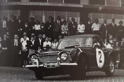 Zeca da Cunha na Prova de Perícia na Avenida do Mar - Triumph TR4 - 1965
